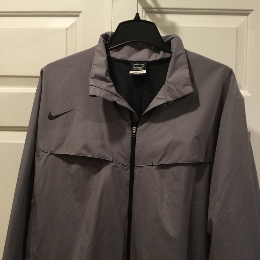 Men’s NIKE STORM FIT Vented Full Zipper Jacket XL